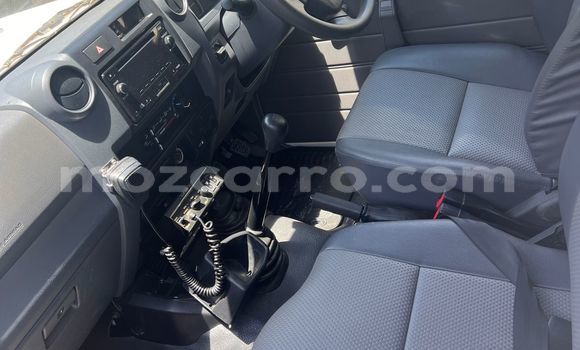 Buy Used Toyota Land Cruiser White Car in Maputo in Maputo Buy Used Toyota Land Cruiser White Car in Maputo in Maputo