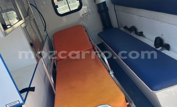 Buy Used Toyota Land Cruiser White Car in Maputo in Maputo Buy Used Toyota Land Cruiser White Car in Maputo in Maputo