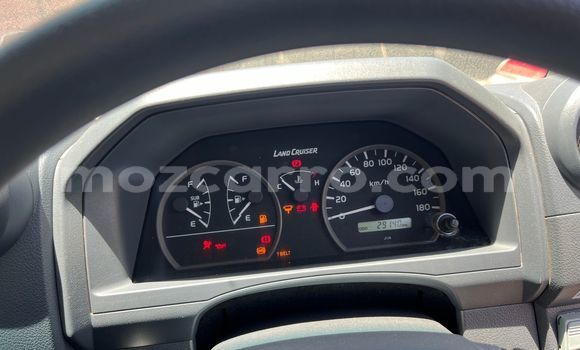 Buy Used Toyota Land Cruiser White Car in Maputo in Maputo Buy Used Toyota Land Cruiser White Car in Maputo in Maputo