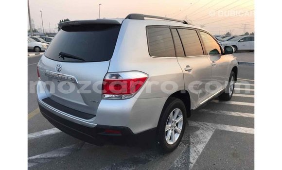 Tenga Imported Toyota Highlander Zvimwe Mota in Import - Dubai in Cabo Delgado Tenga Imported Toyota Highlander Zvimwe Mota in Import - Dubai in Cabo Delgado