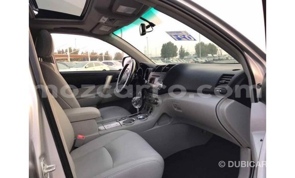 Tenga Imported Toyota Highlander Zvimwe Mota in Import - Dubai in Cabo Delgado Tenga Imported Toyota Highlander Zvimwe Mota in Import - Dubai in Cabo Delgado