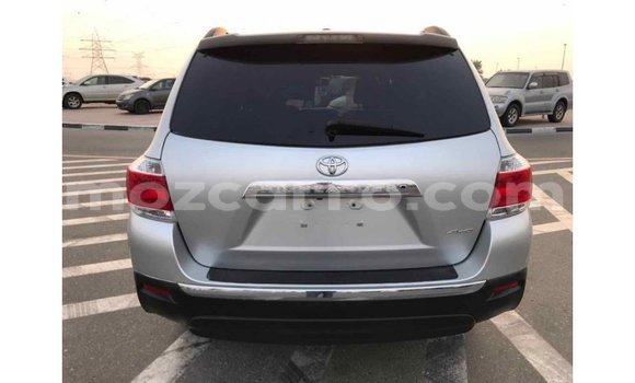 Tenga Imported Toyota Highlander Zvimwe Mota in Import - Dubai in Cabo Delgado Tenga Imported Toyota Highlander Zvimwe Mota in Import - Dubai in Cabo Delgado