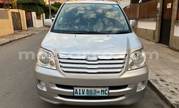Nunua Ilio tumika Toyota Noah Fedha Gari ndani ya Maputo nchini Maputo Nunua Ilio tumika Toyota Noah Fedha Gari ndani ya Maputo nchini Maputo