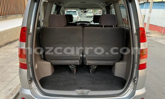 Nunua Ilio tumika Toyota Noah Fedha Gari ndani ya Maputo nchini Maputo Nunua Ilio tumika Toyota Noah Fedha Gari ndani ya Maputo nchini Maputo