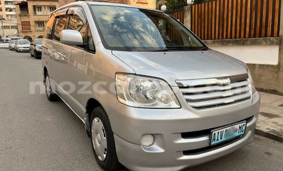 Nunua Ilio tumika Toyota Noah Fedha Gari ndani ya Maputo nchini Maputo Nunua Ilio tumika Toyota Noah Fedha Gari ndani ya Maputo nchini Maputo