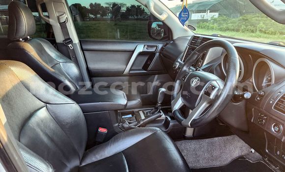 Nunua Ilio tumika Toyota Land Cruiser Prado Nyeupe Gari ndani ya Maputo nchini Maputo Nunua Ilio tumika Toyota Land Cruiser Prado Nyeupe Gari ndani ya Maputo nchini Maputo