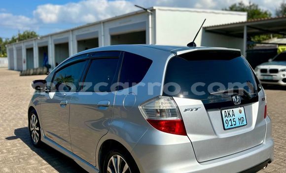 Nunua Ilio tumika Honda Fit Fedha Gari ndani ya Maputo nchini Maputo Nunua Ilio tumika Honda Fit Fedha Gari ndani ya Maputo nchini Maputo