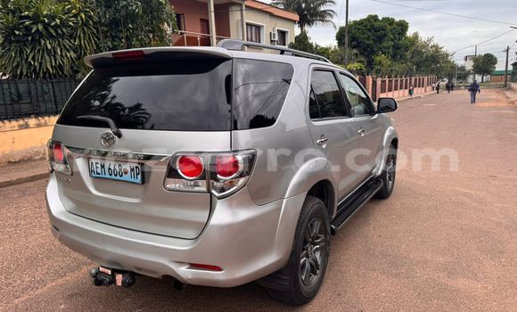 Nunua Ilio tumika Toyota Fortuner Beige Gari ndani ya Maputo nchini Maputo Nunua Ilio tumika Toyota Fortuner Beige Gari ndani ya Maputo nchini Maputo
