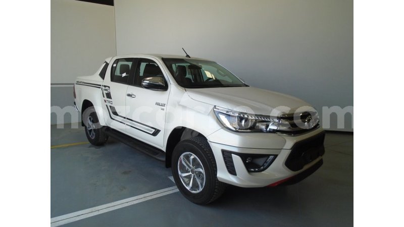 Big with watermark toyota hilux cabo delgado import dubai 5513