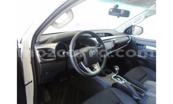 Comprar Importar Toyota Hilux Branco Carro em Import - Dubai em Cabo Delgado Comprar Importar Toyota Hilux Branco Carro em Import - Dubai em Cabo Delgado