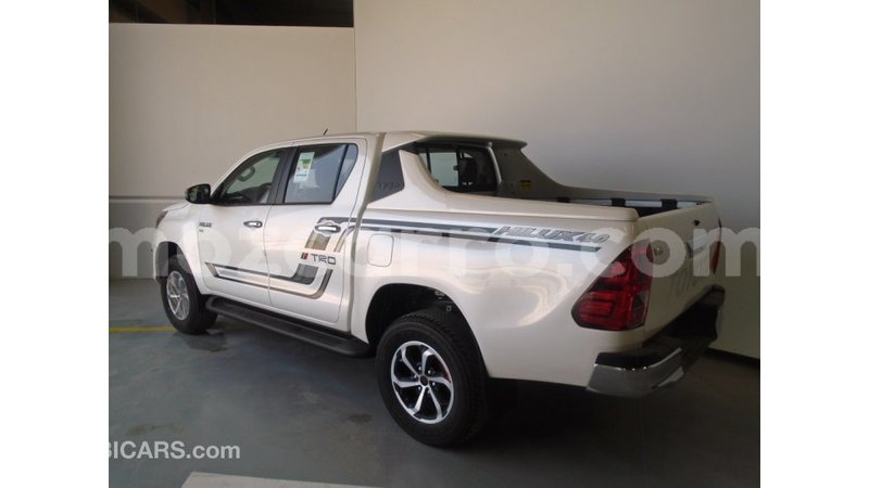 Big with watermark toyota hilux cabo delgado import dubai 5513