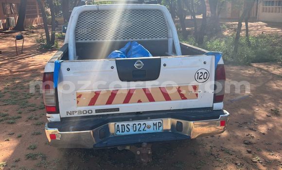 Comprar Usado Nissan Hardbody Branco Carro em Maputo em Maputo Comprar Usado Nissan Hardbody Branco Carro em Maputo em Maputo