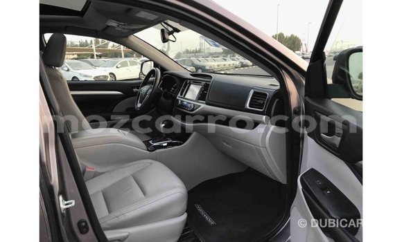 Tenga Imported Toyota Highlander Zvimwe Mota in Import - Dubai in Cabo Delgado Tenga Imported Toyota Highlander Zvimwe Mota in Import - Dubai in Cabo Delgado