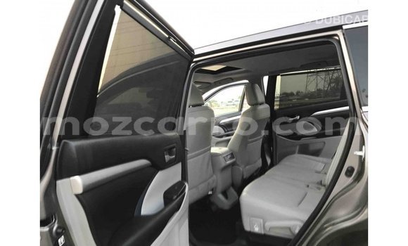 Tenga Imported Toyota Highlander Zvimwe Mota in Import - Dubai in Cabo Delgado Tenga Imported Toyota Highlander Zvimwe Mota in Import - Dubai in Cabo Delgado