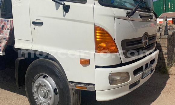 Comprar Usado Toyota 4Runner Branco Carro em Maputo em Maputo Comprar Usado Toyota 4Runner Branco Carro em Maputo em Maputo