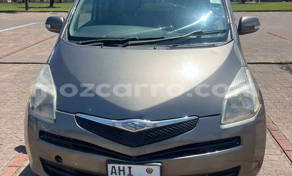 Comprar Usado Toyota Ractis Castanho Carro em Maputo em Maputo