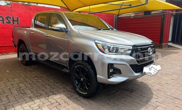 Nunua Ilio tumika Toyota Hilux Fedha Gari ndani ya Maputo nchini Maputo Nunua Ilio tumika Toyota Hilux Fedha Gari ndani ya Maputo nchini Maputo