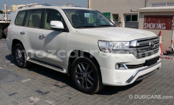 Tenga Imported Toyota Land Cruiser Chena Mota in Import - Dubai in Cabo Delgado Tenga Imported Toyota Land Cruiser Chena Mota in Import - Dubai in Cabo Delgado