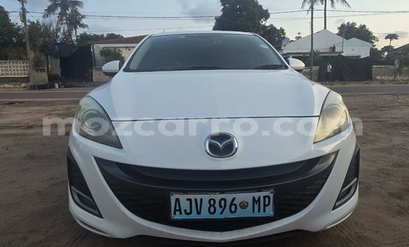 Tenga Tsaru Mazda Axela Chena Mota in Maputo in Maputo