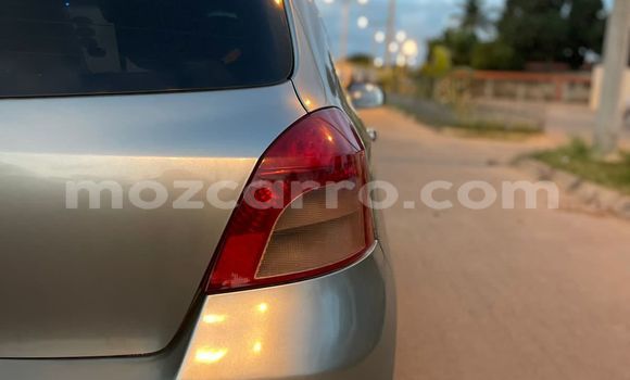 Comprar Usado Toyota Vitz Prata Carro em Maputo em Maputo Comprar Usado Toyota Vitz Prata Carro em Maputo em Maputo