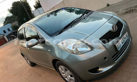 Comprar Usado Toyota Vitz Prata Carro em Maputo em Maputo Comprar Usado Toyota Vitz Prata Carro em Maputo em Maputo
