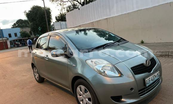 Comprar Usado Toyota Vitz Prata Carro em Maputo em Maputo Comprar Usado Toyota Vitz Prata Carro em Maputo em Maputo