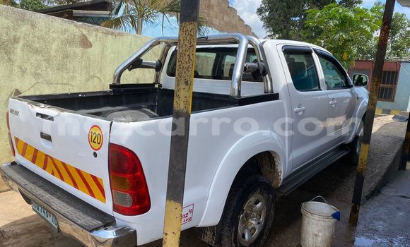 Comprar Usado Toyota Hilux Branco Carro em Maputo em Maputo Comprar Usado Toyota Hilux Branco Carro em Maputo em Maputo