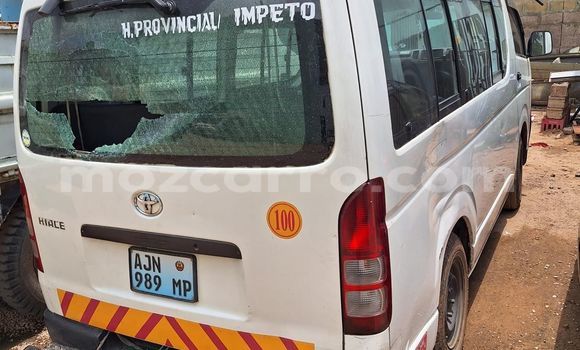 Comprar Usado Toyota Hiace Branco Carro em Maputo em Maputo