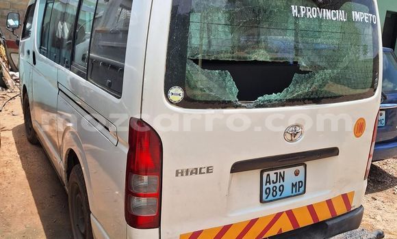 Nunua Ilio tumika Toyota Hiace Nyeupe Gari ndani ya Maputo nchini Maputo Nunua Ilio tumika Toyota Hiace Nyeupe Gari ndani ya Maputo nchini Maputo