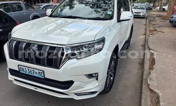 Tenga Itsva Toyota Land Cruiser Prado Chena Mota in Maputo in Maputo
