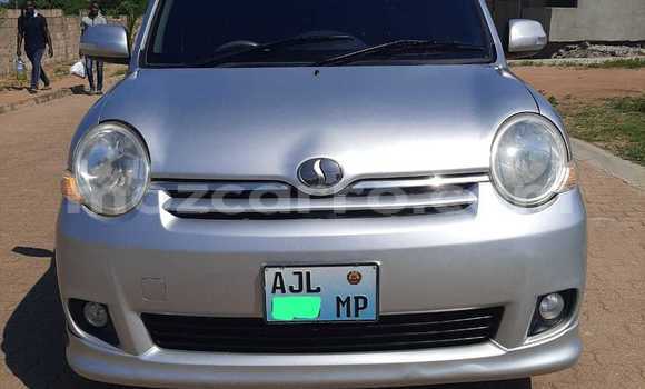 Comprar Usado Toyota Sienta De outros Carro em Maputo em Maputo