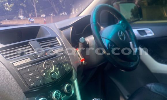 Nunua Ilio tumika Mazda BT-50 Bluu Gari ndani ya Maputo nchini Maputo Nunua Ilio tumika Mazda BT-50 Bluu Gari ndani ya Maputo nchini Maputo