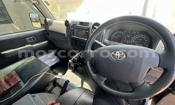 Comprar Usado Toyota Land Cruiser Prata Carro em Maputo em Maputo Comprar Usado Toyota Land Cruiser Prata Carro em Maputo em Maputo