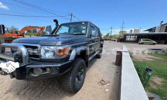 Comprar Usado Toyota Land Cruiser Prata Carro em Maputo em Maputo Comprar Usado Toyota Land Cruiser Prata Carro em Maputo em Maputo
