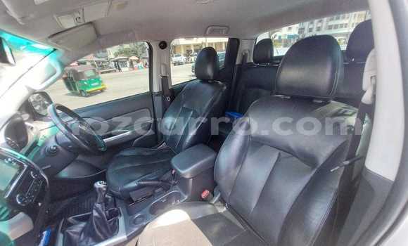 Buy Used Mitsubishi Triton Beige Car in Maputo in Maputo Buy Used Mitsubishi Triton Beige Car in Maputo in Maputo