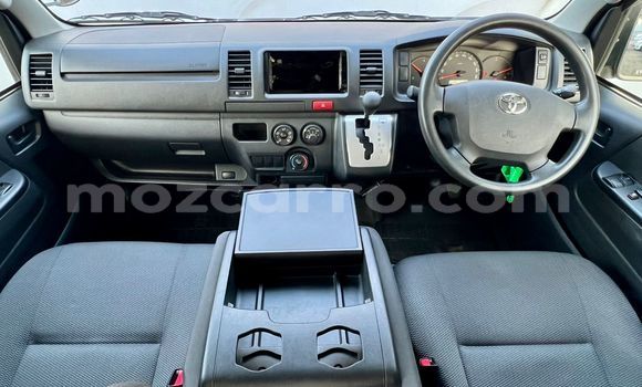 Nunua Ilio tumika Toyota Hiace Nyeupe Gari ndani ya Maputo nchini Maputo Nunua Ilio tumika Toyota Hiace Nyeupe Gari ndani ya Maputo nchini Maputo