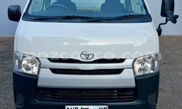 Nunua Ilio tumika Toyota Hiace Nyeupe Gari ndani ya Maputo nchini Maputo Nunua Ilio tumika Toyota Hiace Nyeupe Gari ndani ya Maputo nchini Maputo