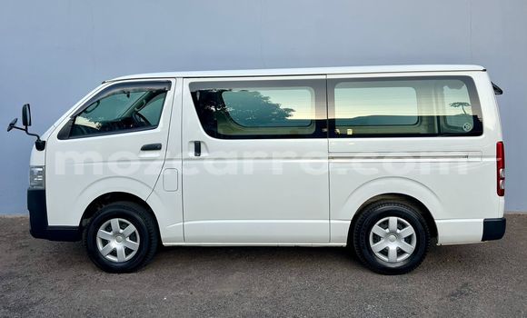 Nunua Ilio tumika Toyota Hiace Nyeupe Gari ndani ya Maputo nchini Maputo Nunua Ilio tumika Toyota Hiace Nyeupe Gari ndani ya Maputo nchini Maputo