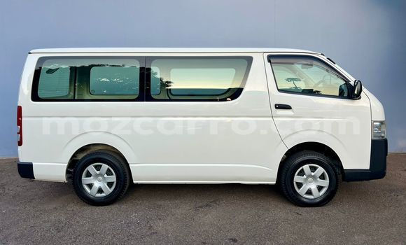 Nunua Ilio tumika Toyota Hiace Nyeupe Gari ndani ya Maputo nchini Maputo Nunua Ilio tumika Toyota Hiace Nyeupe Gari ndani ya Maputo nchini Maputo