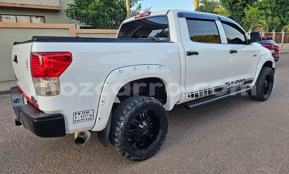 Nunua Ilio tumika Toyota Tundra Nyeupe Gari ndani ya Maputo nchini Maputo Nunua Ilio tumika Toyota Tundra Nyeupe Gari ndani ya Maputo nchini Maputo