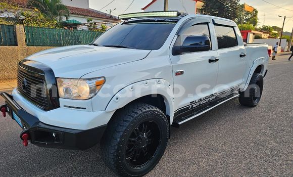 Nunua Ilio tumika Toyota Tundra Nyeupe Gari ndani ya Maputo nchini Maputo Nunua Ilio tumika Toyota Tundra Nyeupe Gari ndani ya Maputo nchini Maputo
