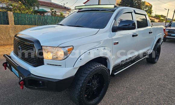 Nunua Ilio tumika Toyota Tundra Nyeupe Gari ndani ya Maputo nchini Maputo Nunua Ilio tumika Toyota Tundra Nyeupe Gari ndani ya Maputo nchini Maputo