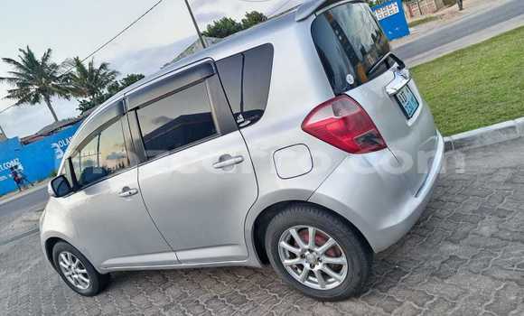 Comprar Usado Toyota Ractis De outros Carro em Maputo em Maputo Comprar Usado Toyota Ractis De outros Carro em Maputo em Maputo