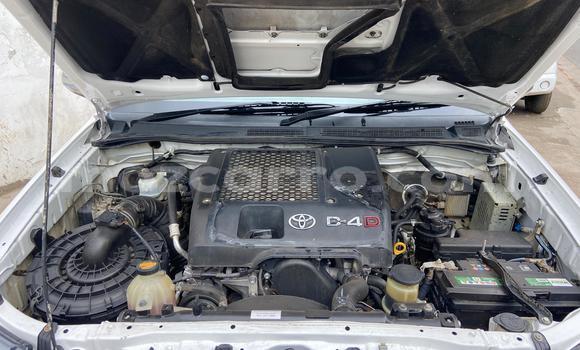 Comprar Novo Toyota Hilux Branco Carro em Maputo em Maputo Comprar Novo Toyota Hilux Branco Carro em Maputo em Maputo