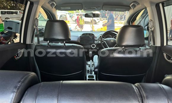 Buy Used Honda Fit White Car in Maputo in Maputo Buy Used Honda Fit White Car in Maputo in Maputo