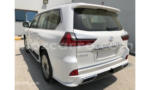 Nunua Imported Lexus LX Nyeupe Gari ndani ya Import - Dubai nchini Cabo Delgado Nunua Imported Lexus LX Nyeupe Gari ndani ya Import - Dubai nchini Cabo Delgado