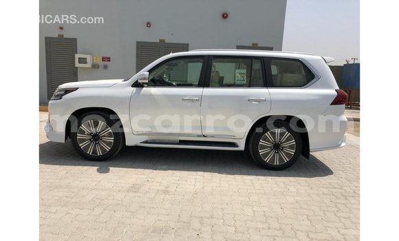 Nunua Imported Lexus LX Nyeupe Gari ndani ya Import - Dubai nchini Cabo Delgado Nunua Imported Lexus LX Nyeupe Gari ndani ya Import - Dubai nchini Cabo Delgado