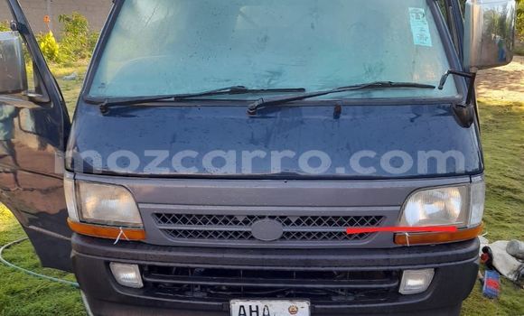 Comprar Usado Toyota Hiace Azul Carro em Maputo em Maputo