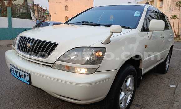 Nunua Ilio tumika Toyota Harrier Nyeupe Gari ndani ya Maputo nchini Maputo