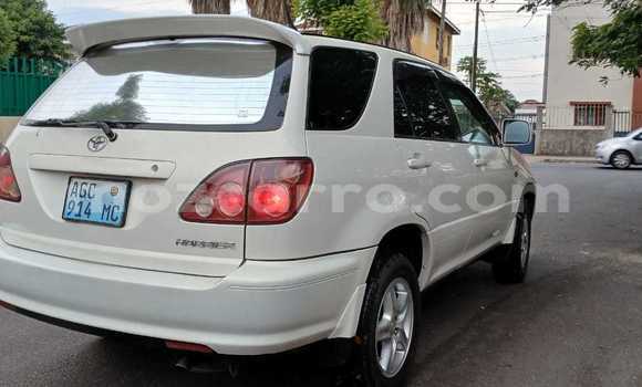 Nunua Ilio tumika Toyota Harrier Nyeupe Gari ndani ya Maputo nchini Maputo Nunua Ilio tumika Toyota Harrier Nyeupe Gari ndani ya Maputo nchini Maputo
